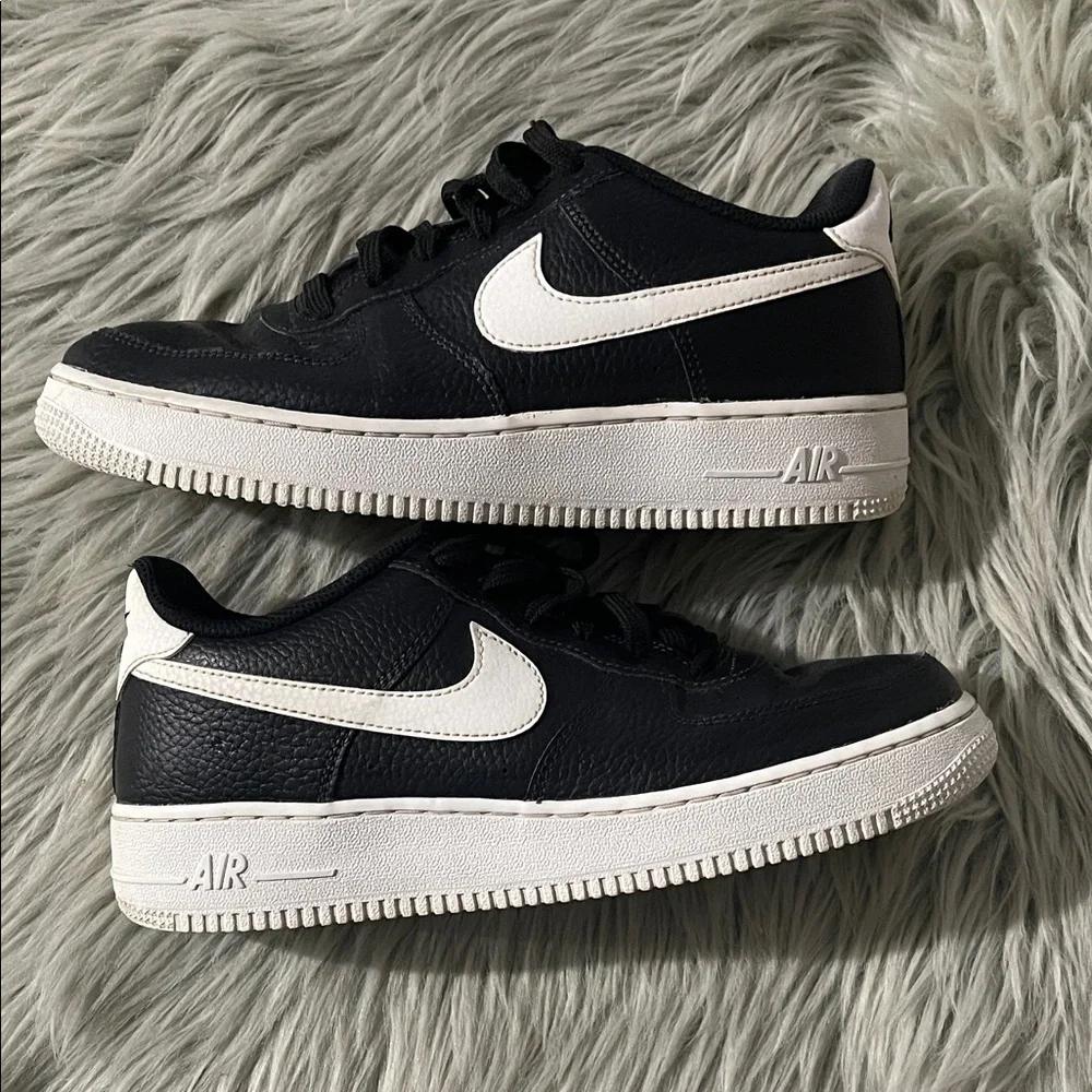 Nike Kids Black and White Sneakers